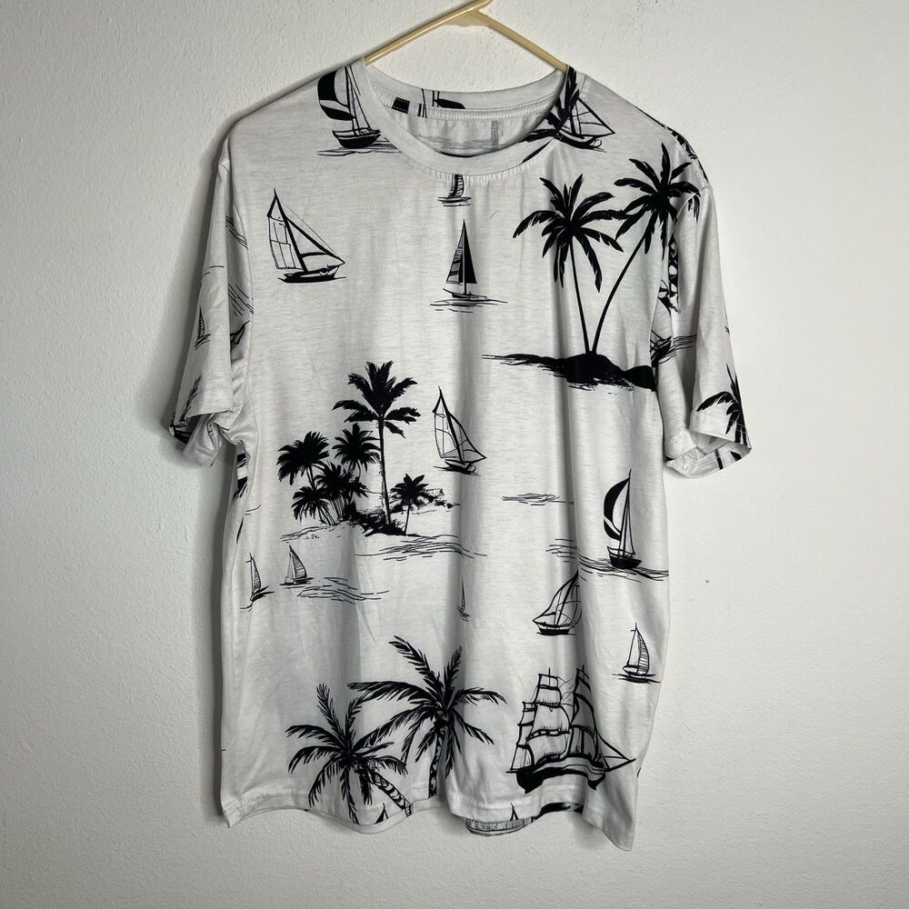 Men's L White/Black Beach Tropical Sailboat Palm Tree Graphic Crewneck Tee